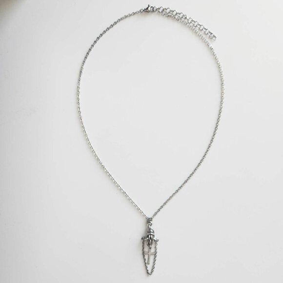 Gothic cross necklace with a small silver chain ✦ medieval chainmaille necklace - Picture 6 of 9